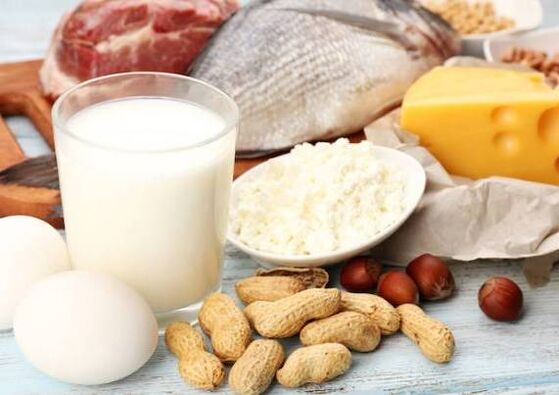 Süt ürünleri, balık, et, kuruyemiş ve yumurta - protein diyetinin diyeti